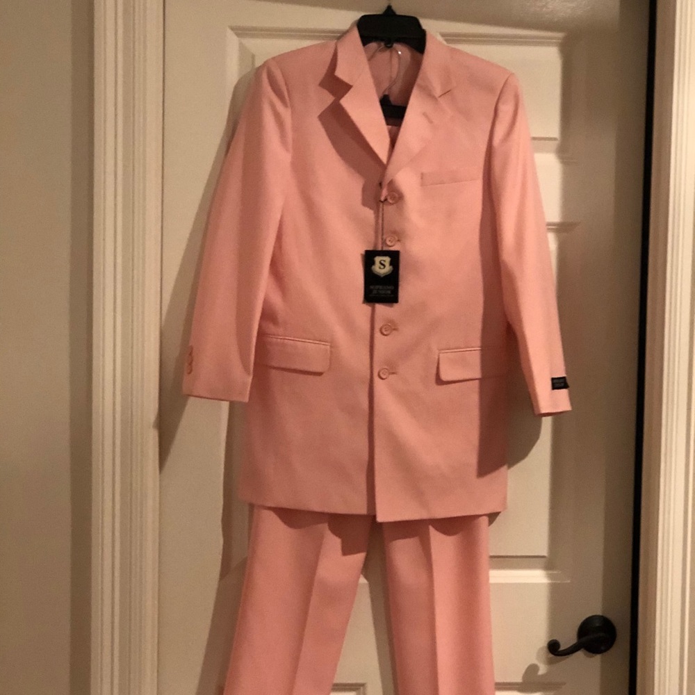Soprano Junior pink suit
